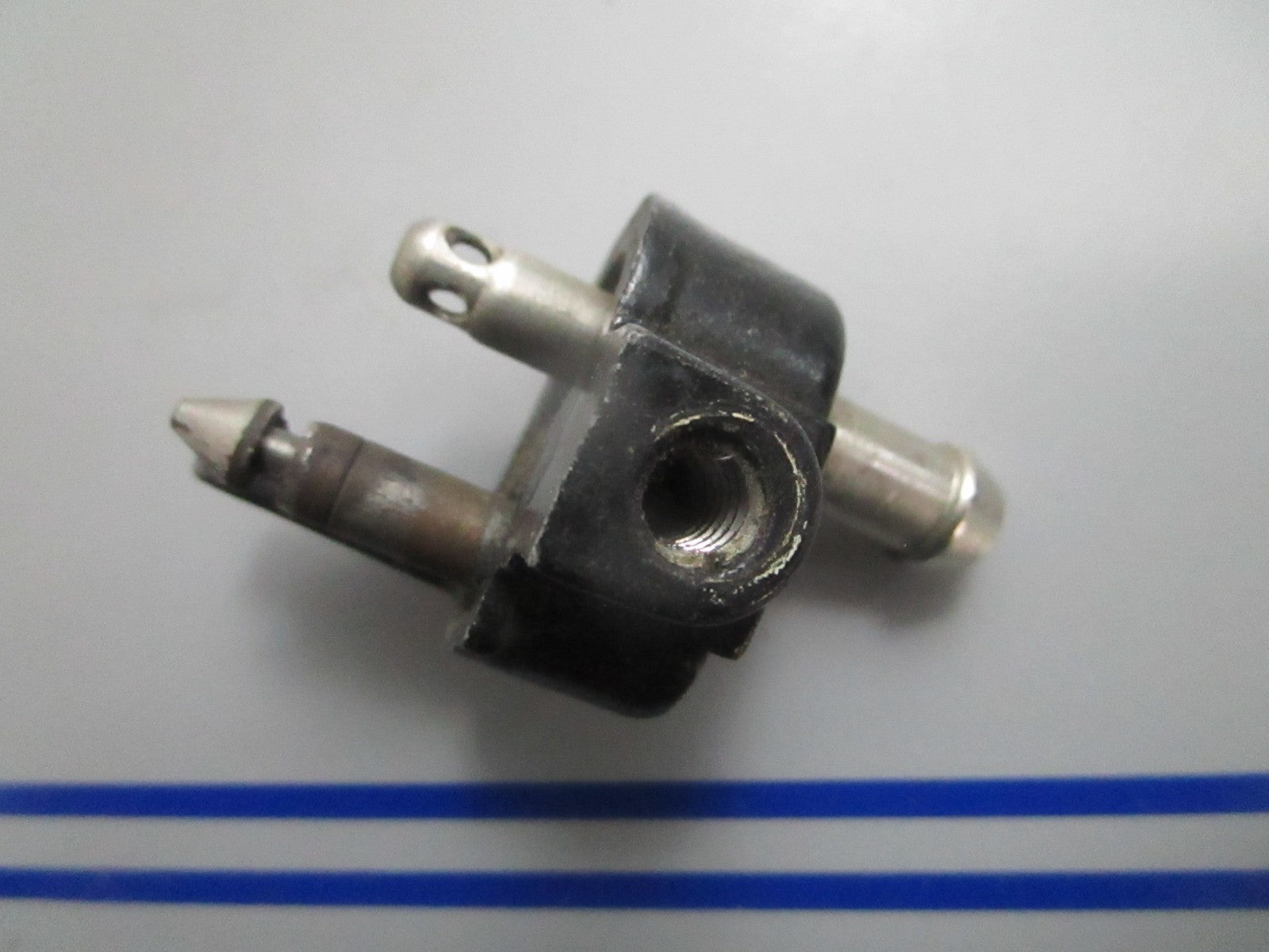 *NEW OEM* 0820 OMC Johnson Evinrude Fuel Connector Assy 438793 0438793