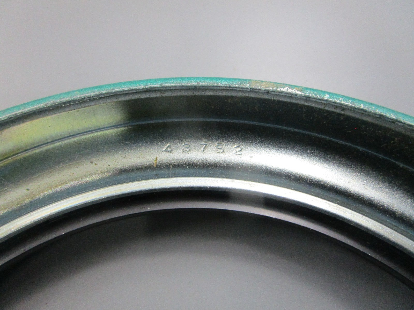 NEW 43752 CR Industries Seal 0810