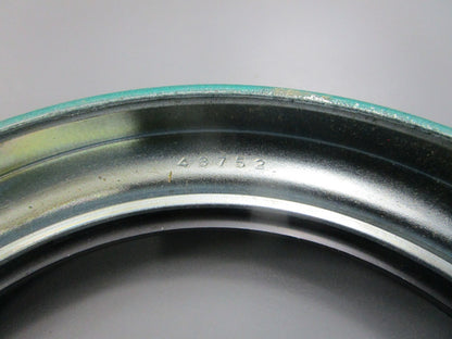 NEW 43752 CR Industries Seal 0810
