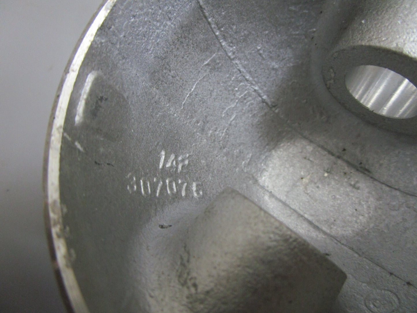 *NEW OEM* 0820 OMC Johnson Evinrude .040 Piston 378108 0378108 307075