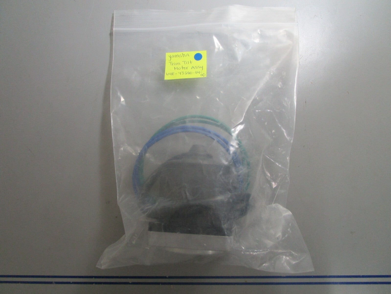 *NEW OEM* 0810 Yamaha Trim Tilt Motor Assembly 64E-43880-04-00