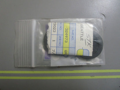 *NEW OEM* (LOT OF 2) 0810 OMC Johnson Evinrude Grommet 324973 0324973