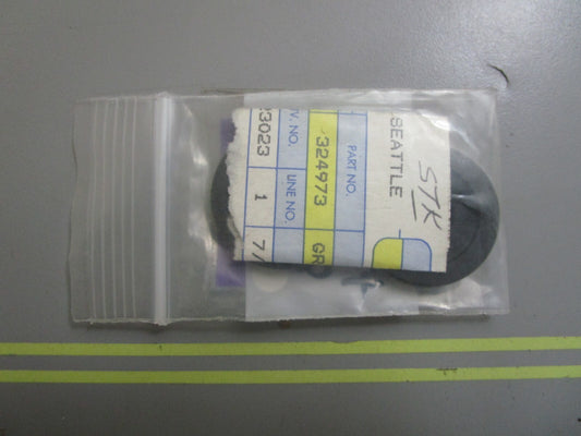 *NEW OEM* (LOT OF 2) 0810 OMC Johnson Evinrude Grommet 324973 0324973