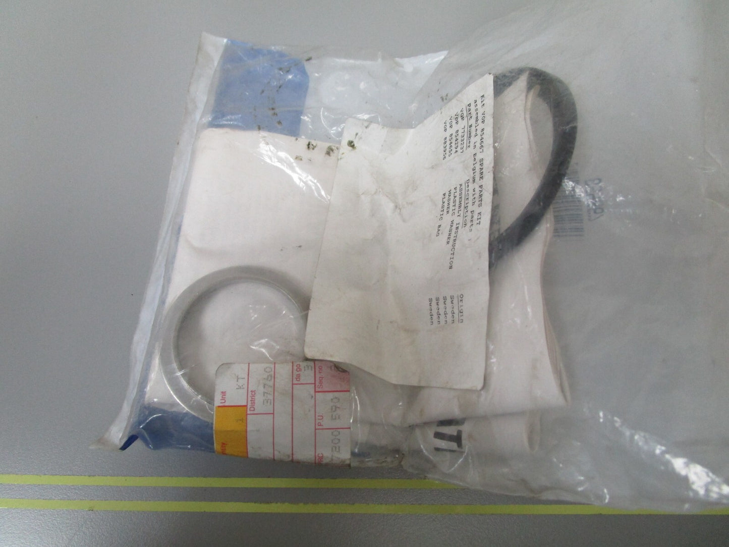 *NEW OEM* 0810 Volvo Penta Mounting Kit 854667