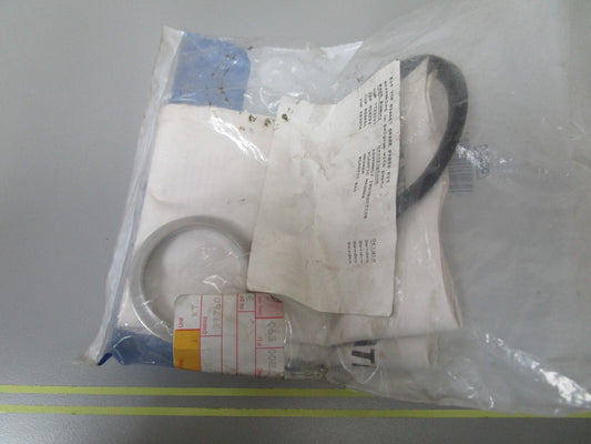 *NEW OEM* 0810 Volvo Penta Mounting Kit 854667