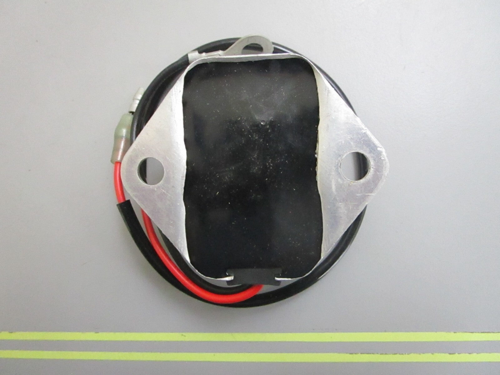 *NEW OEM* 0820 Suzuki Voltage Regulator 32500-95722