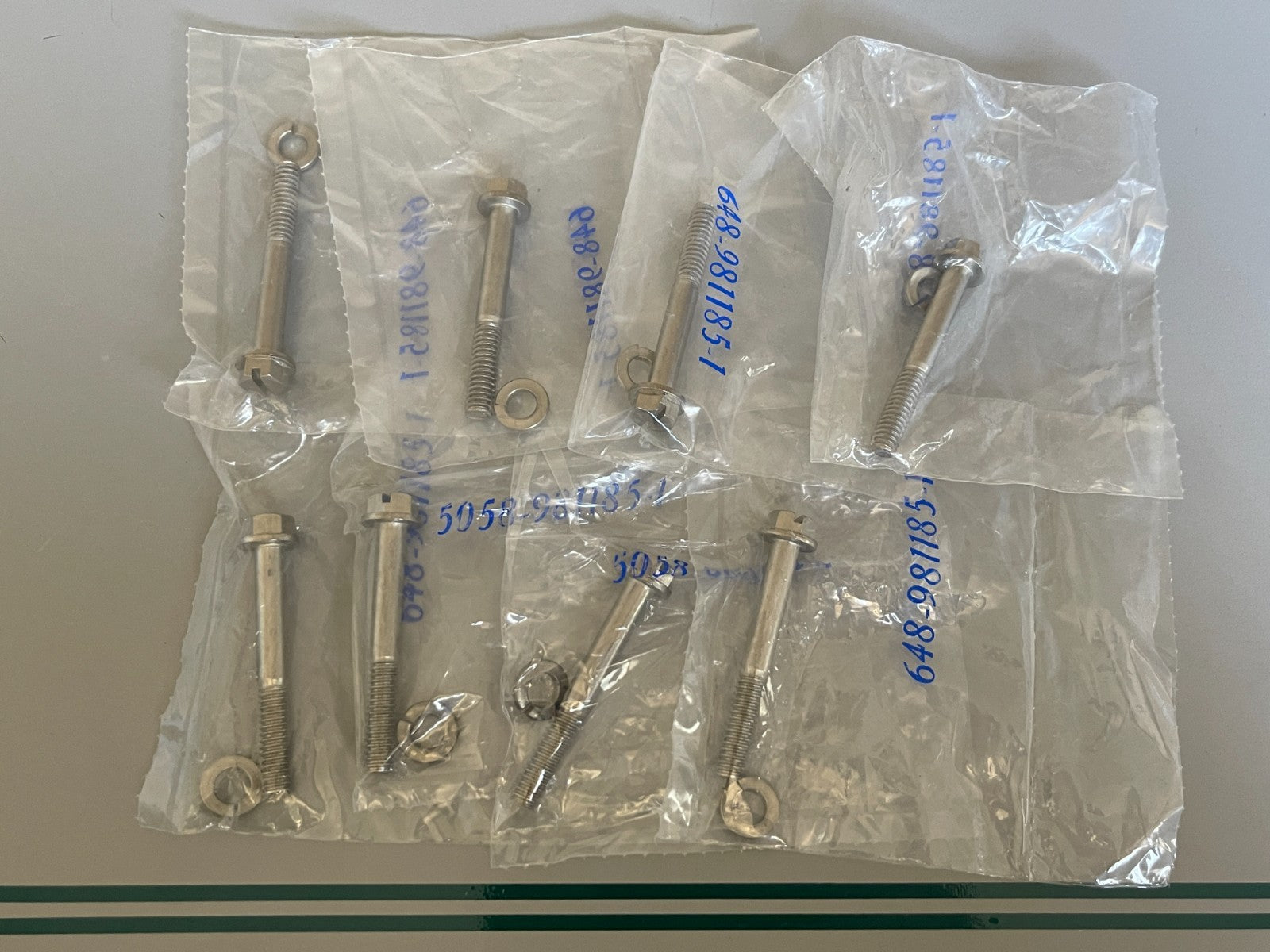 NEW OEM (LOT OF 8) 981185 0981185 OMC Johnson Evinrude Screw & Washer 0810