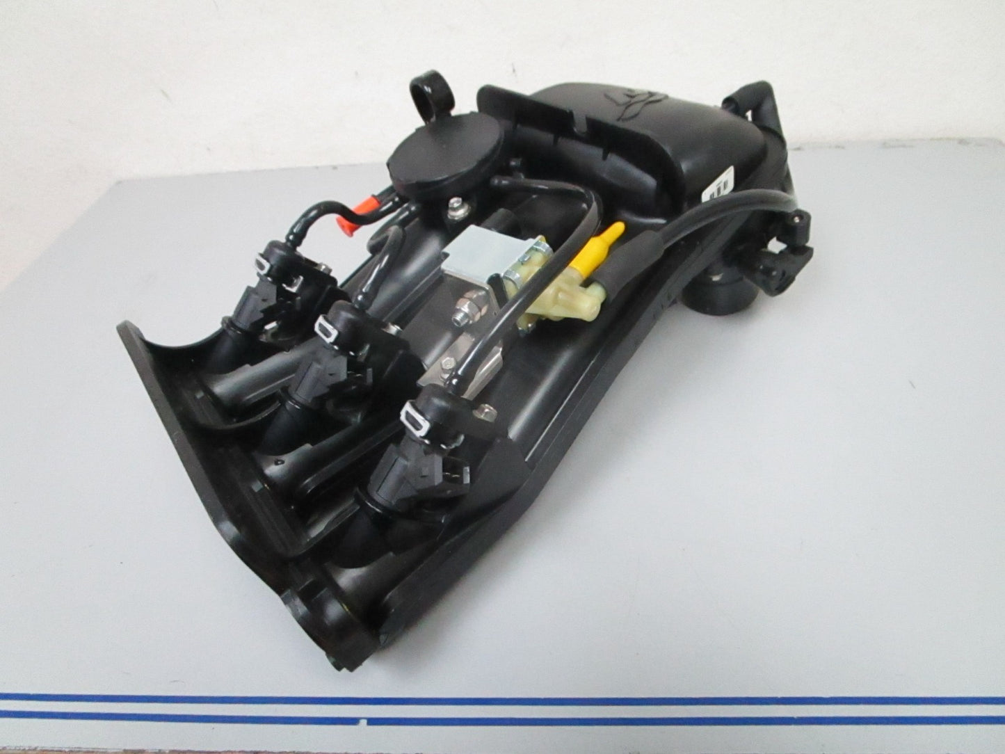 *NEW OEM* 0820 Mercury Quicksilver 3Cyl. Intake Manifold Assy 878139A07
