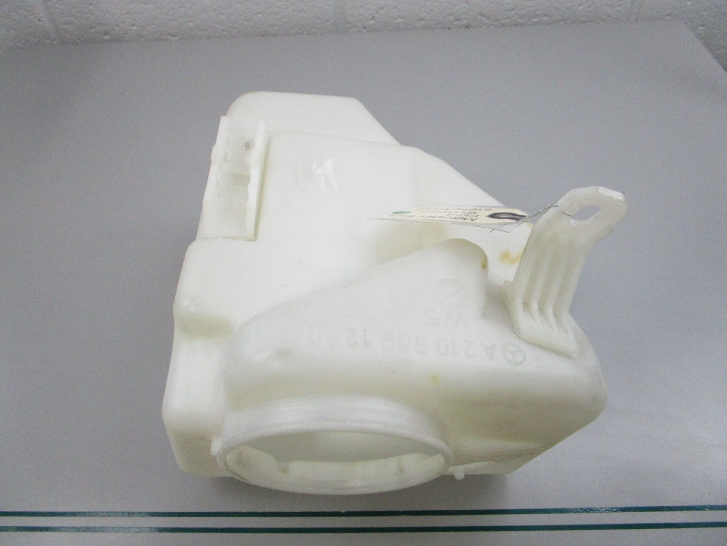 NEW OEM 2108691220 Mercedes-Benz Fluid Reservoir 0810