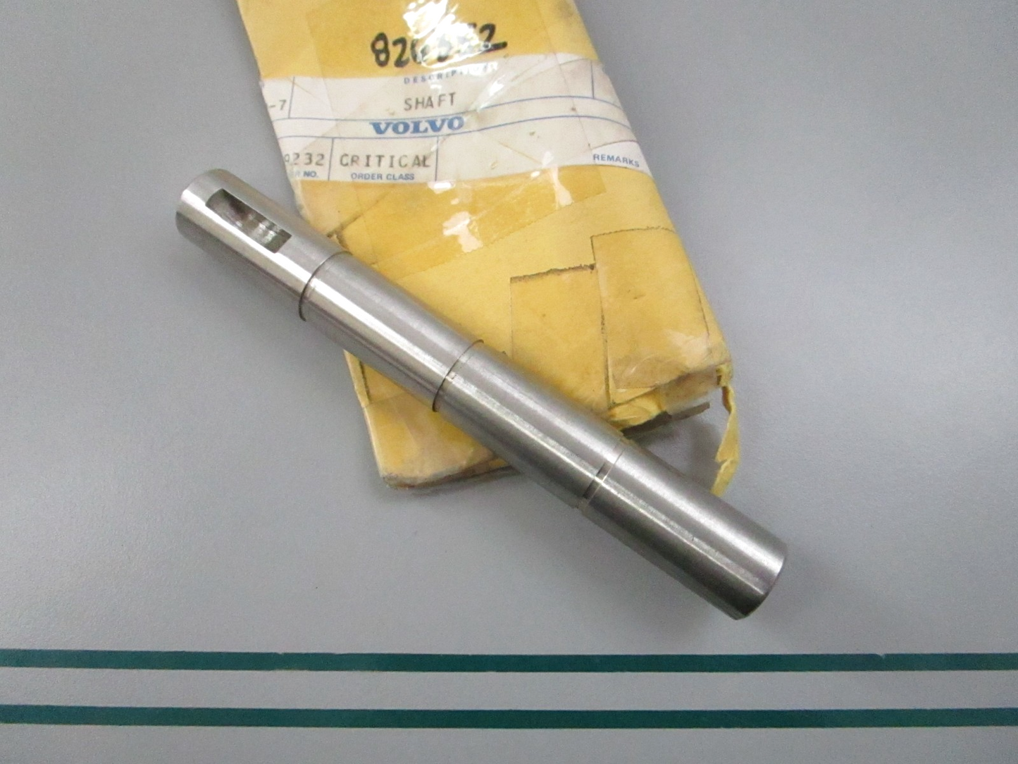 NEW OEM 826352 Volvo Penta Shaft 0810