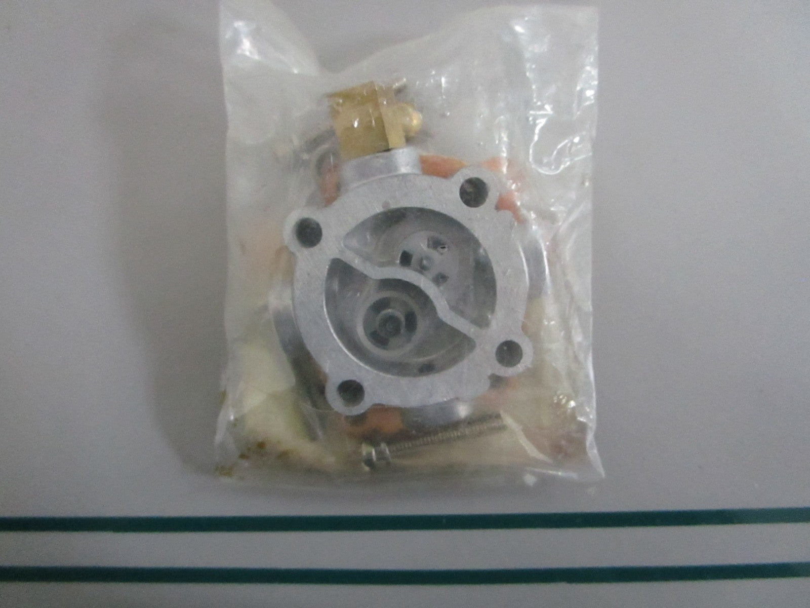 NEW OEM 15100-92D11 Suzuki Fuel Pump 0820