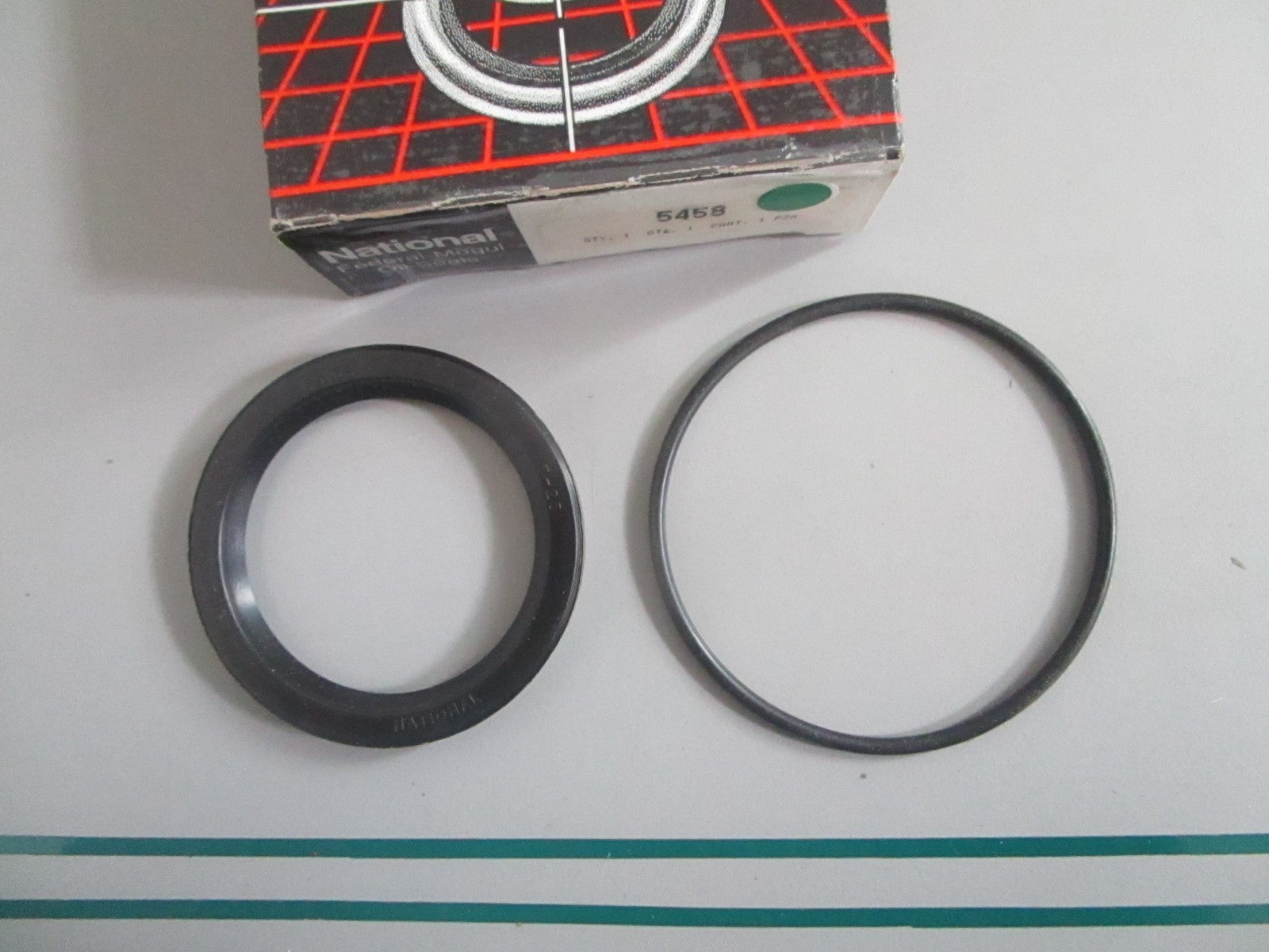 NEW OEM 5458 National Federal Mogul Oil Seal 0820