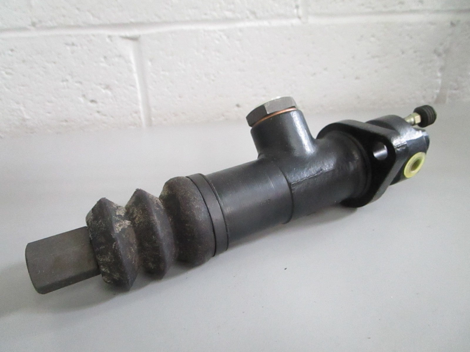 NEW OEM 0004307201 Mercedes-Benz ATE Brake Master Cylinder 0820