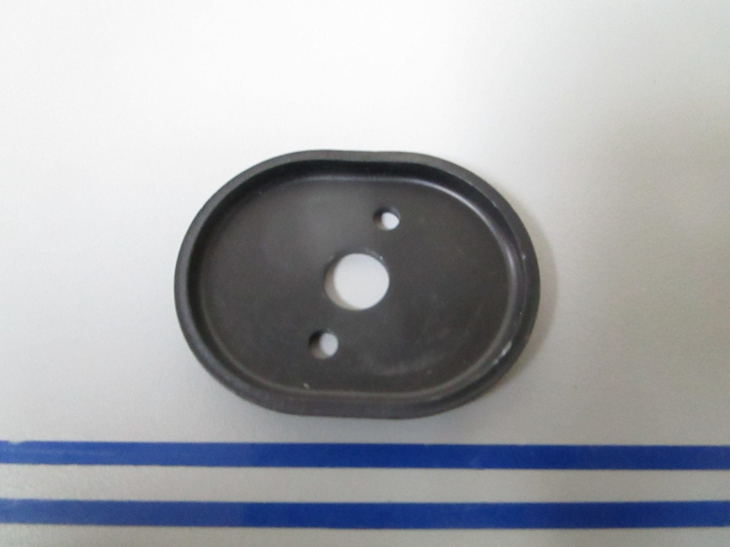 *NEW OEM* 0720 OMC Johnson Evinrude Retainer Plate 3852681