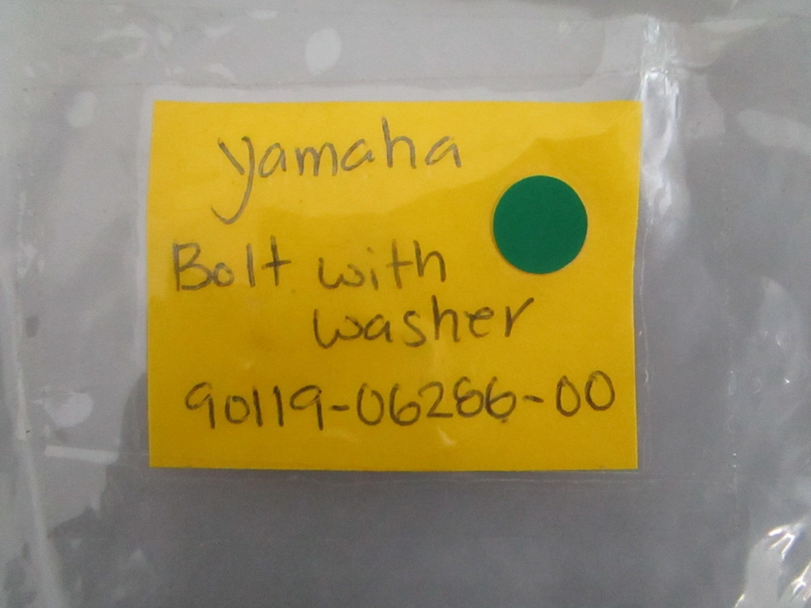 NEW OEM (LOT OF 5) 90119-06286-00 Yamaha Bolt w/ Washer 0820