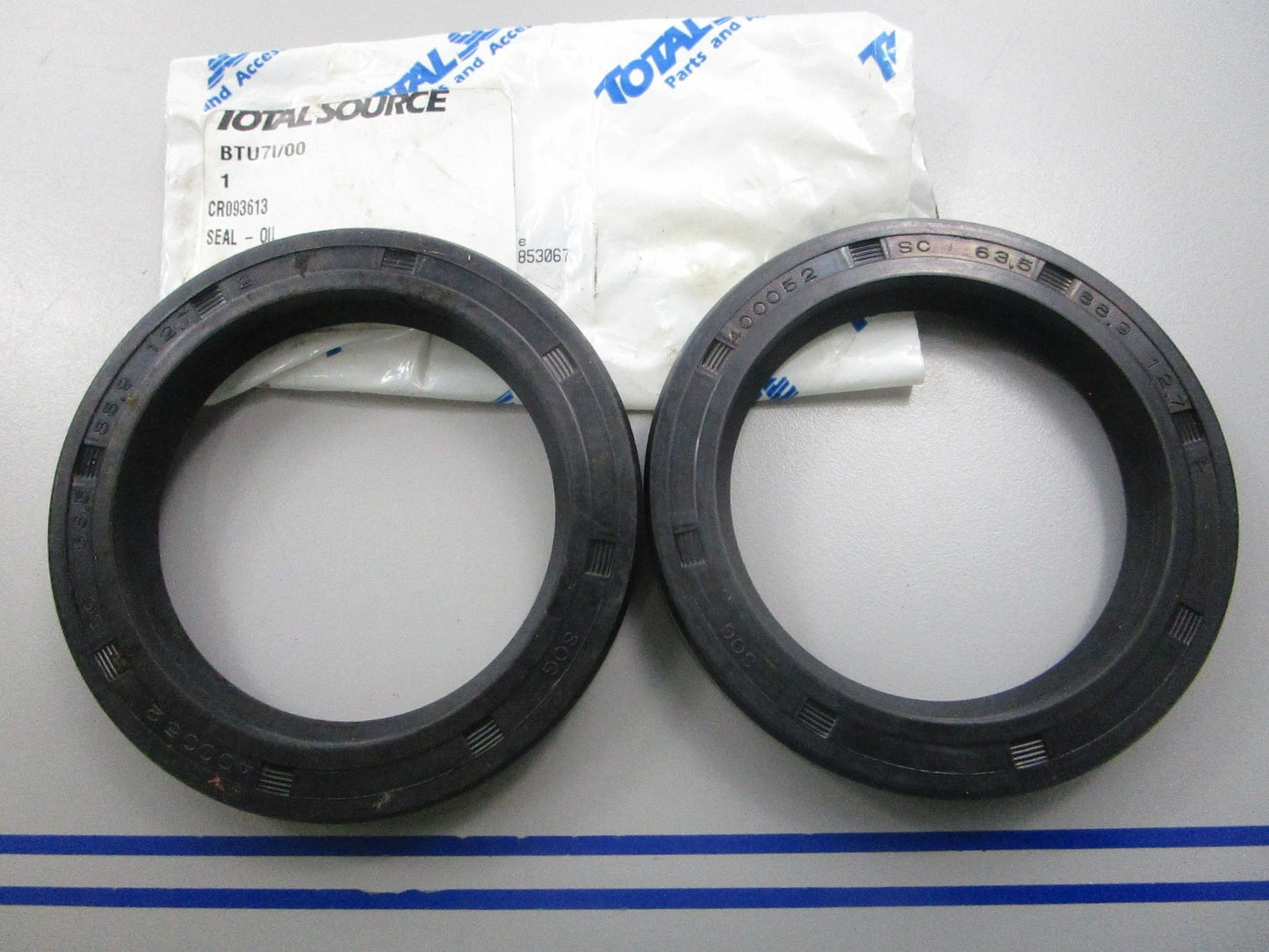 NEW (LOT OF 2) CR093613 For: Crown Total Source Oil Seal 0810