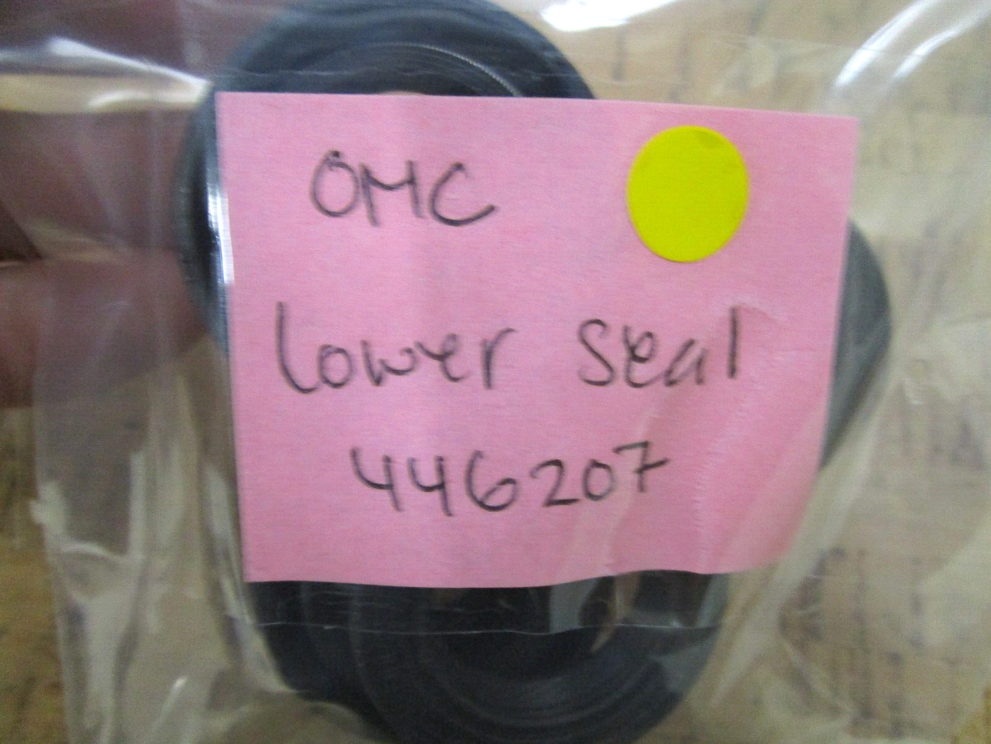 *NEW OEM* 0750 OMC Johnson Evinrude LOWER SEAL 446207 0446207