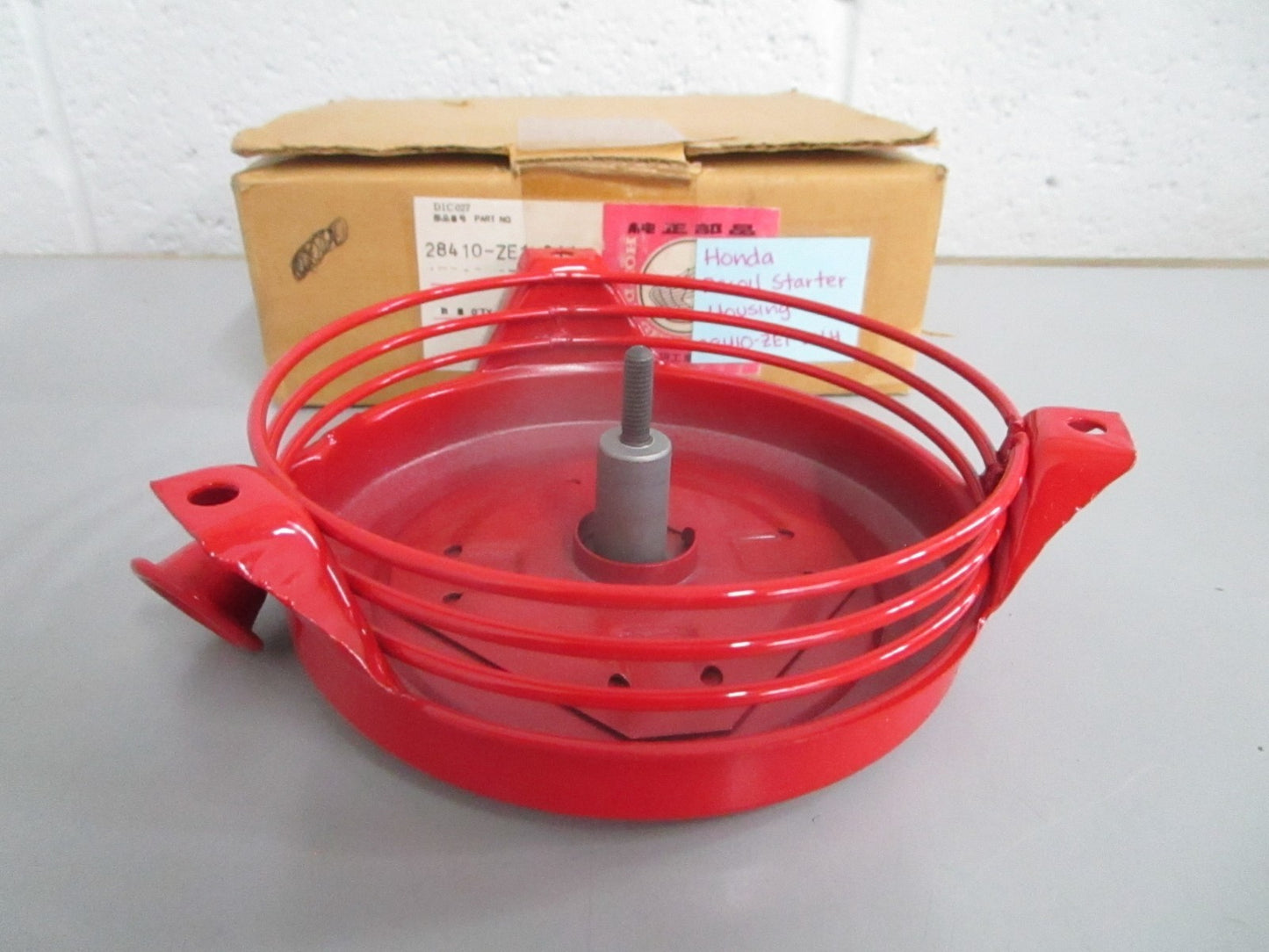*NEW OEM* 0820 Honda Recoil Starter Housing 28410-ZE1-811H