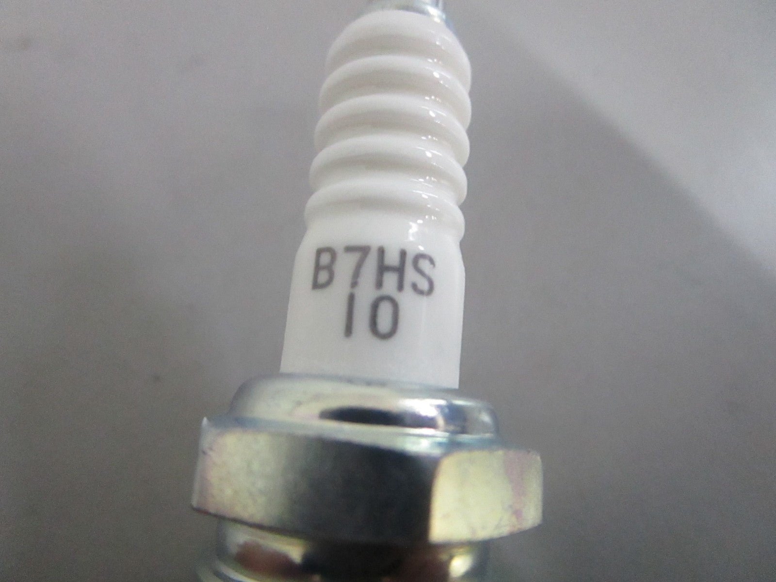 NEW OEM (LOT OF 8) B7HS-10 NGK Spark Plug 0820