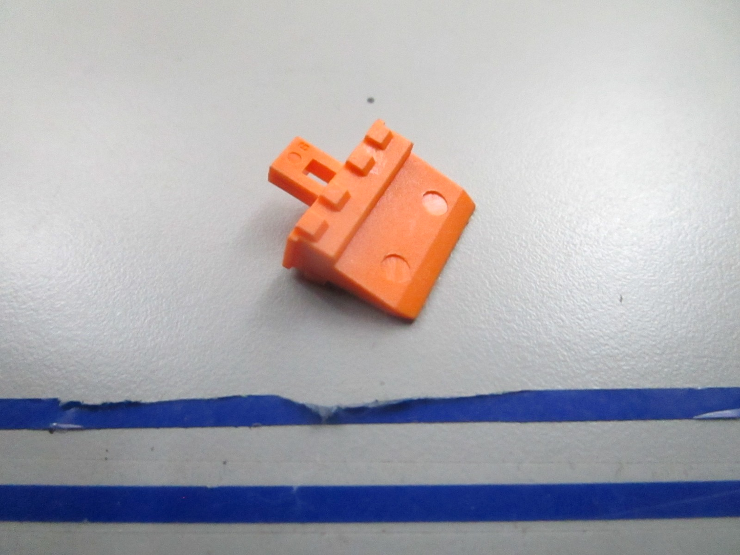 *NEW OEM* 0810 OMC Johnson Evinrude 8P Recipient Lock Wedge 127292 0127292