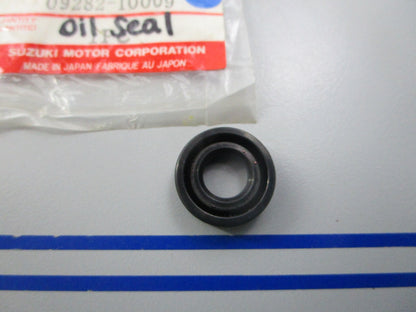 NEW OEM 09282-10009 Suzuki Oil Seal 0810