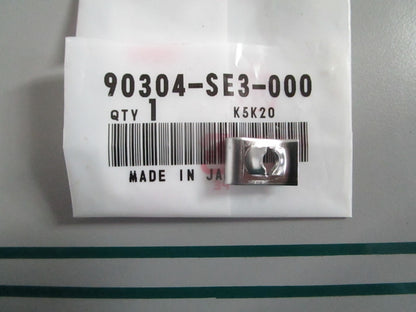 NEW OEM 90304-SE3-000 Honda Clip Nut 0820