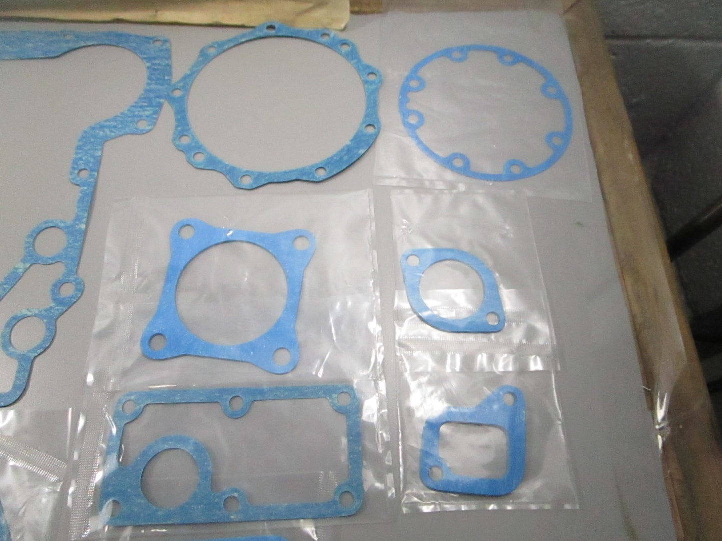 NEW OEM Onan 185-2313 Gasket Set 0720