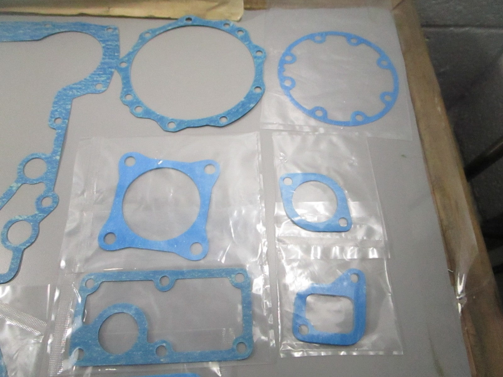 NEW OEM Onan 185-2313 Gasket Set 0720