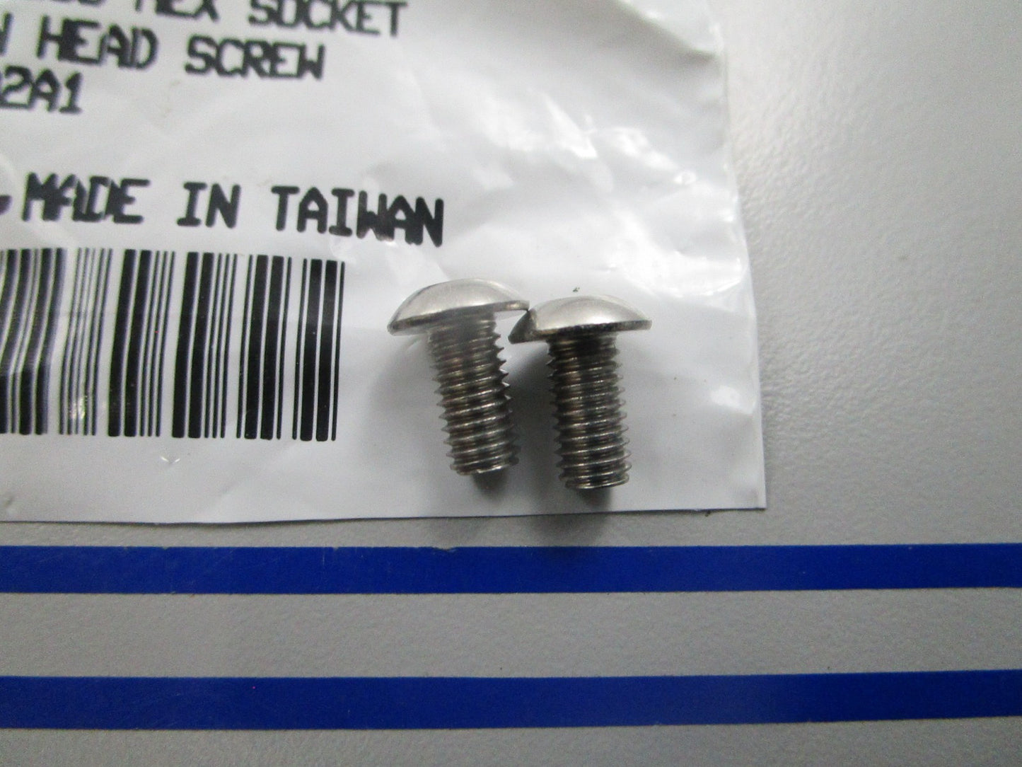 *NEW OEM* (LOT OF 2) 0810 Harley Davidson Button Head Screw 3007