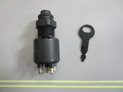 *NEW OEM* 0820 OMC Johnson Evinrude Ignition Switch & Key 5005800