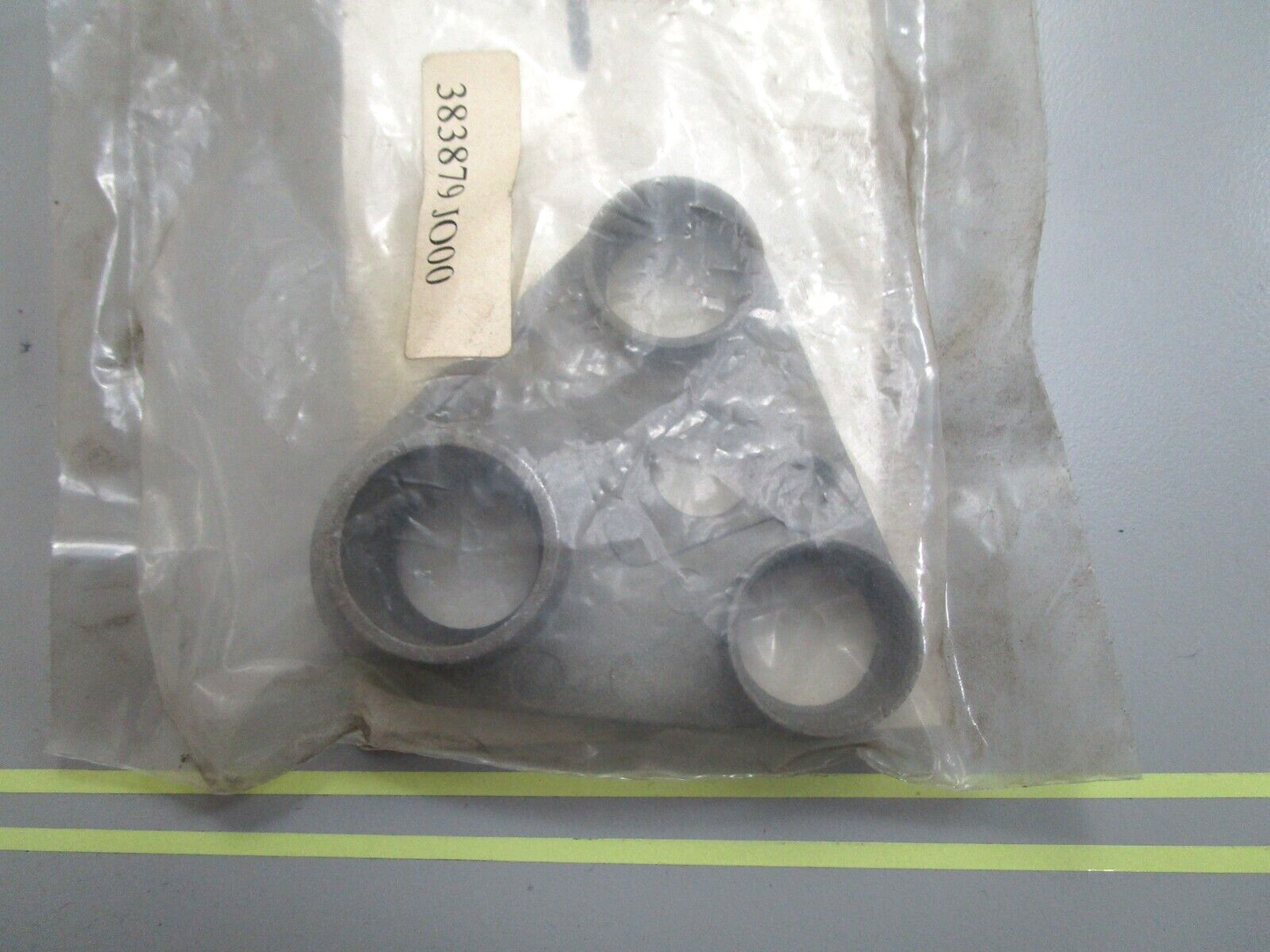 *NEW OEM* 0750 OMC Johnson Evinrude COVER & SEAL ASSEMBLY 383879 0383879