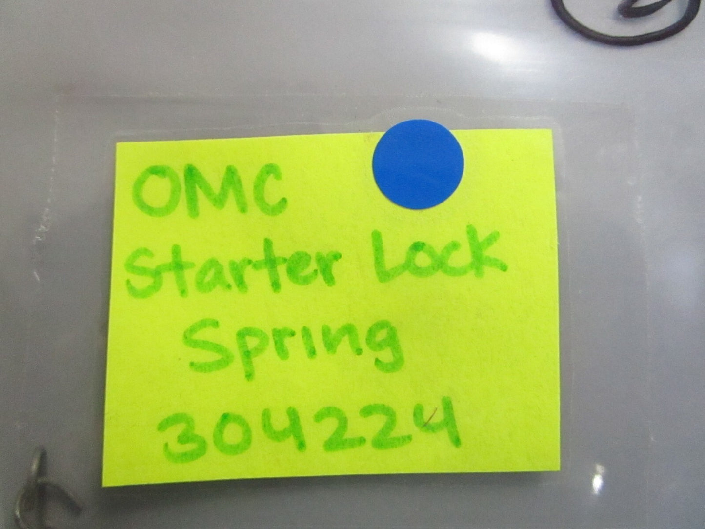 *NEW OEM* 0810 OMC Johnson Evinrude Starter Lock Spring 304224 0304224