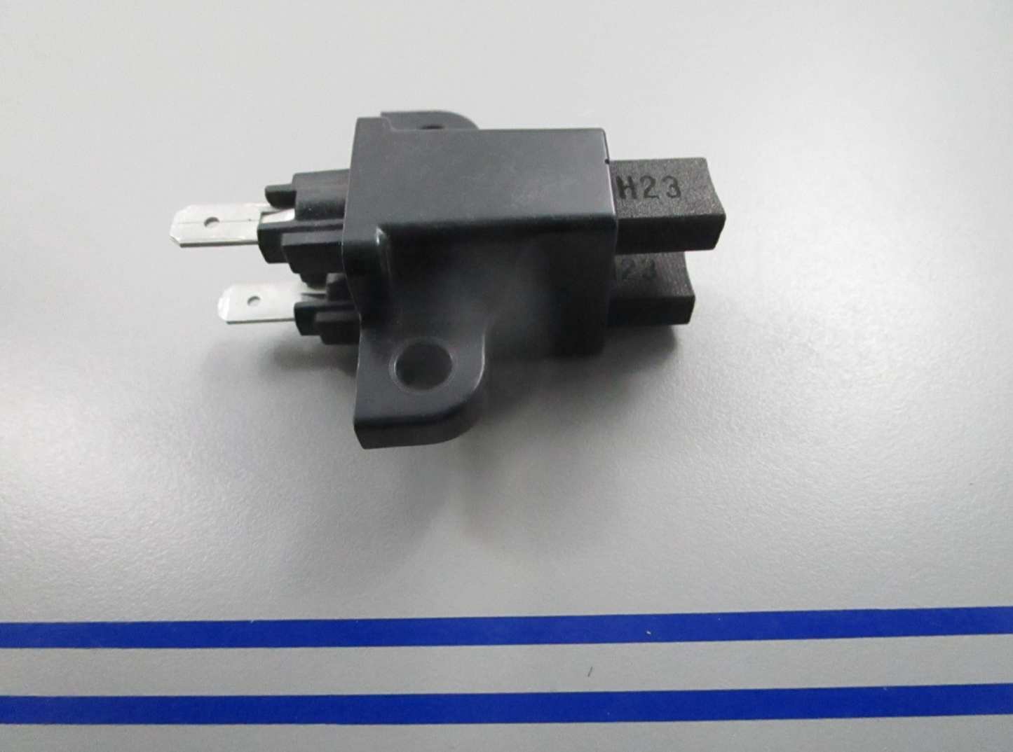 *NEW OEM* 0810 Generac 2 Position Brush Holder Assembly 0J8415