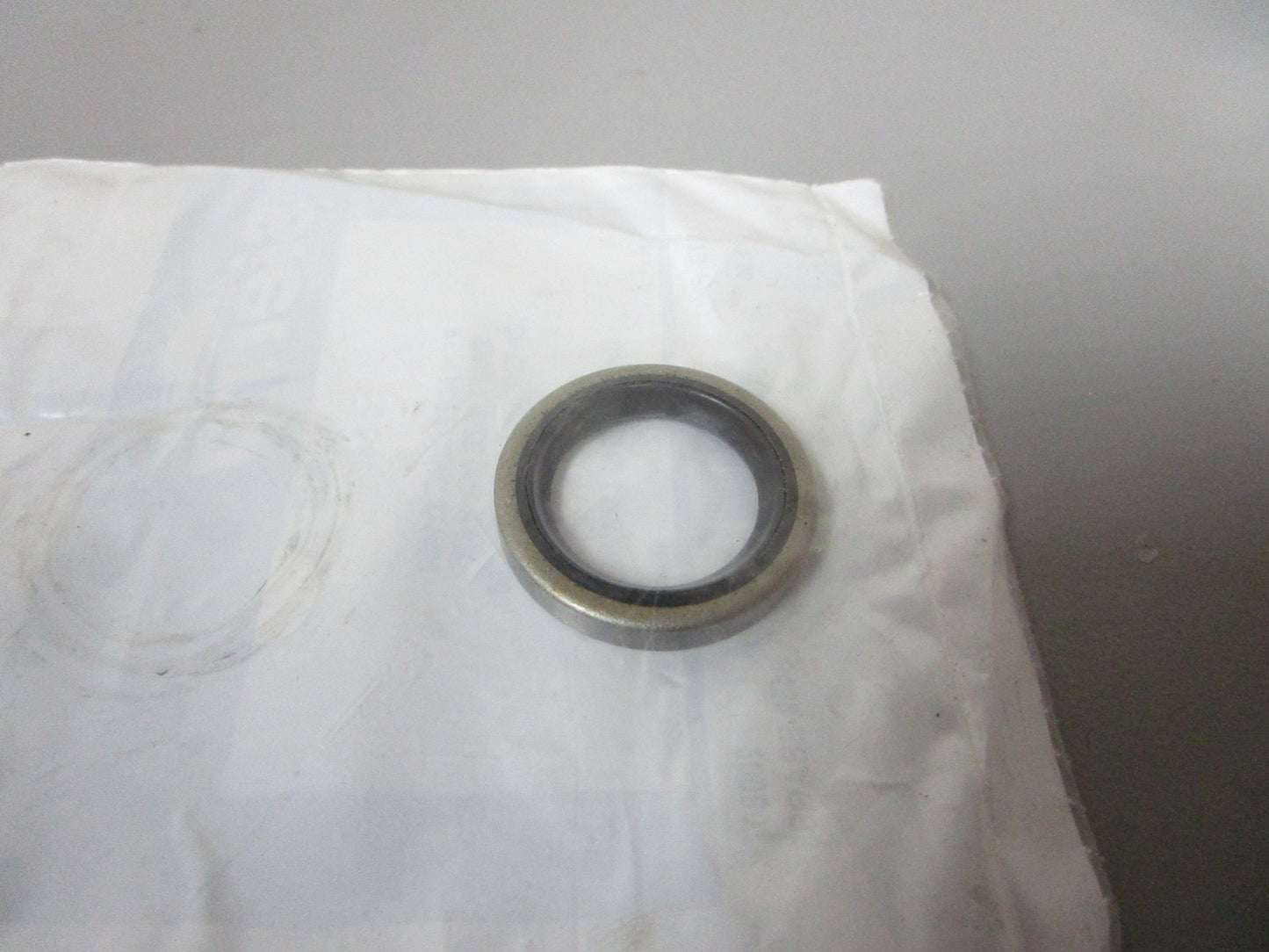 NEW 18-2026 Replaces: OMC 321453 0321453 Sierra Oil Seal 0720