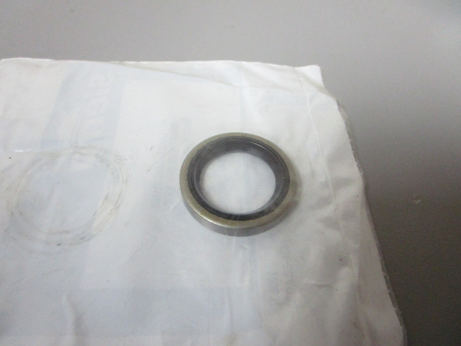 NEW 18-2026 Replaces: OMC 321453 0321453 Sierra Oil Seal 0720