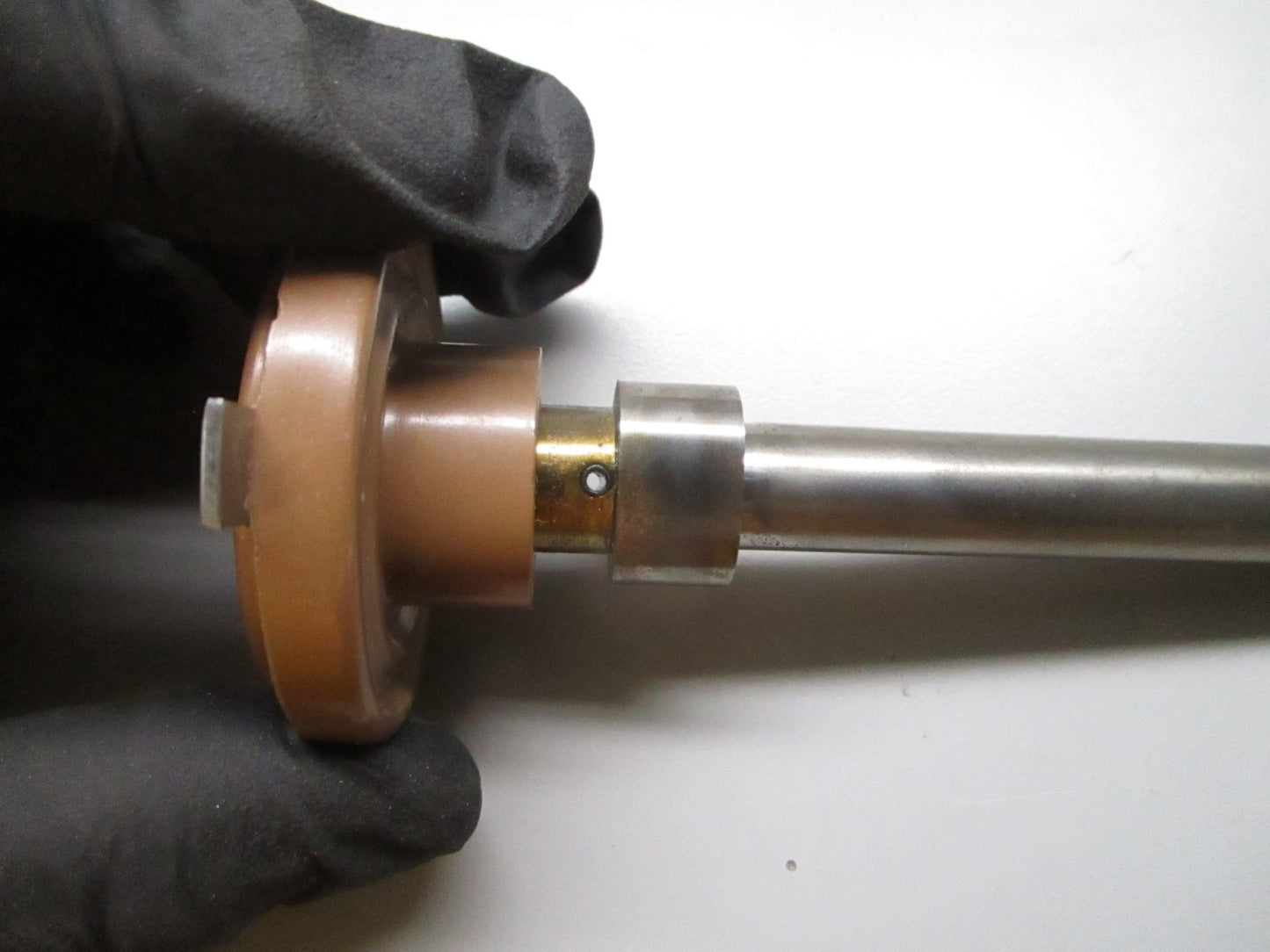 *NEW OEM* 0810 Mercury Quicksilver 3 Cylinder Shaft Assembly F14004-2