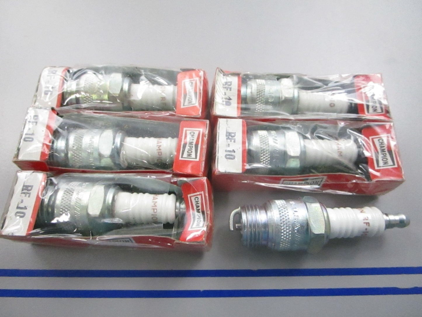 NEW (LOT OF 6) RF10 Champion Spark Plug 0810