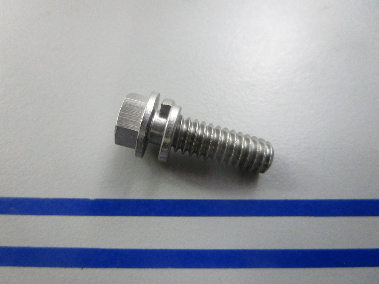 NEW OEM 310861 0310861 OMC Johnson Evinrude Screw 0810