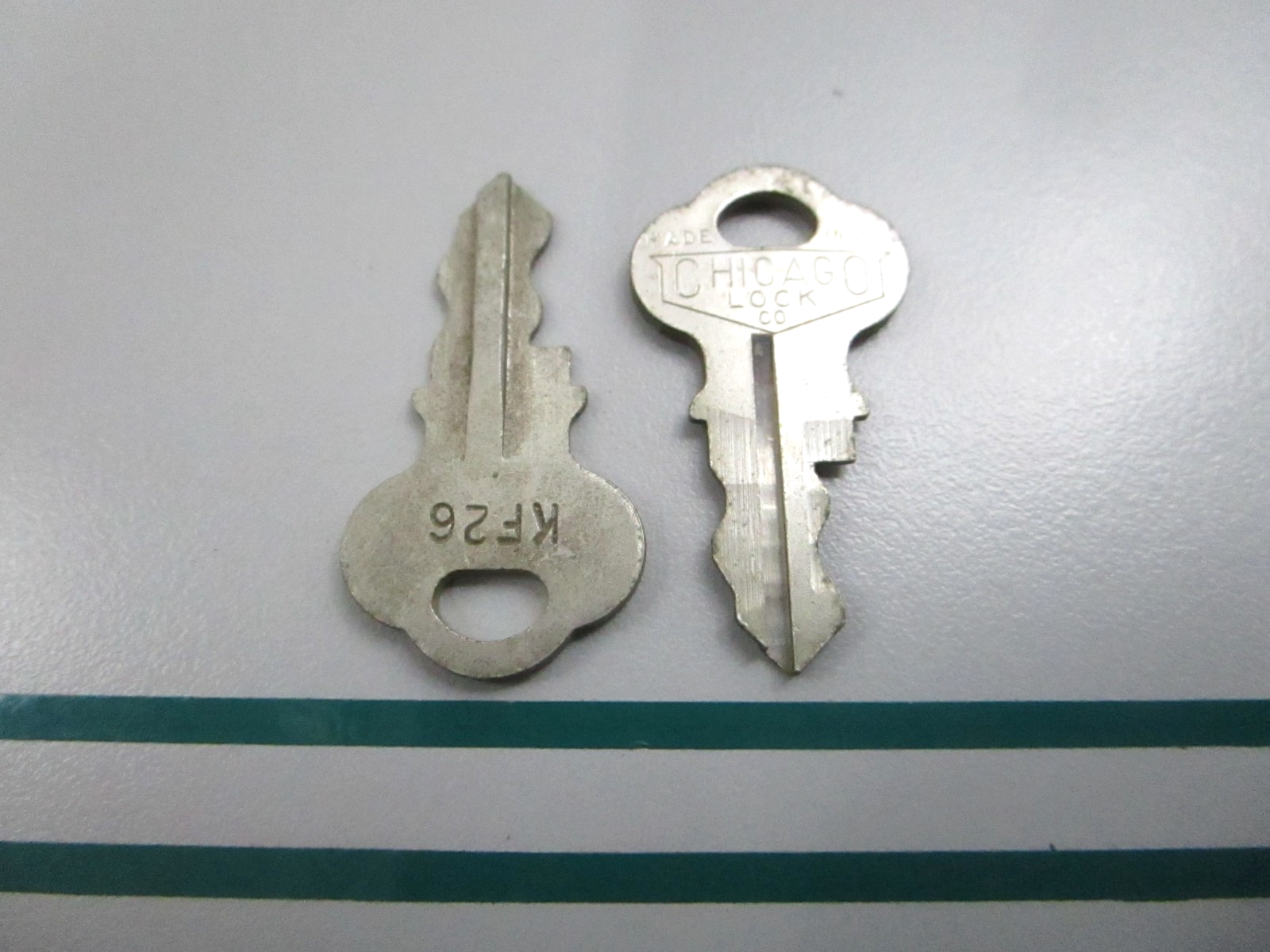 NEW OEM (LOT OF 2) 501541 0501541 OMC Johnson Evinrude KF26 Ignition Key 0810