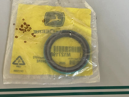 John Deere M127198 NEW OEM Spindle Seal X465 X700 Z900 ZTrak Mower NOS 0720