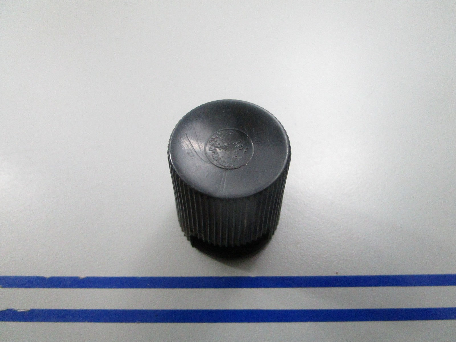 NEW OEM 308049 0308049 OMC Johnson Evinrude Knob 0810