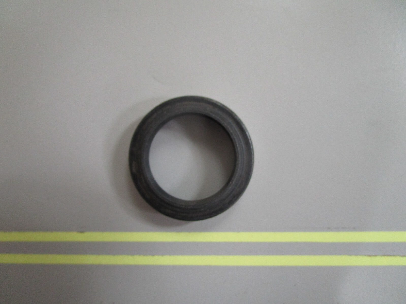 *NEW OEM* 0810 OMC Johnson Evinrude Oil Seal 305987 0305987