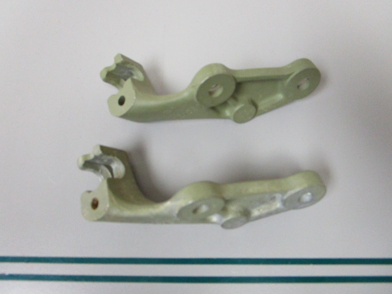 NEW OEM (LOT OF 2) 321637 0321637 OMC Johnson Evinrude Shift Bracket 0810