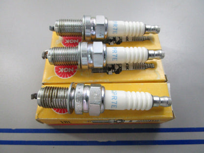 NEW (LOT OF 3) DCPR7E NGK Spark Plug 0810