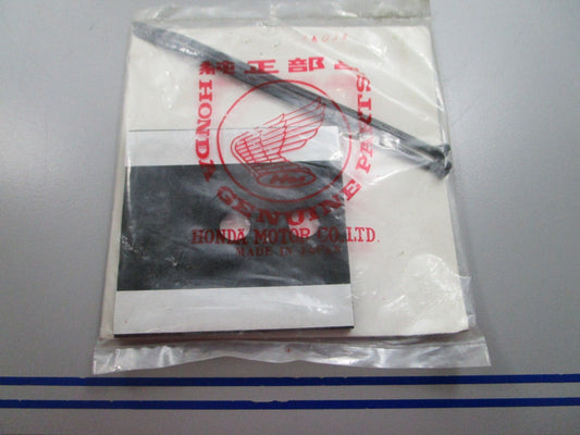 NEW OEM 50050-HC0-305 Honda Down Tube Rubber 0810