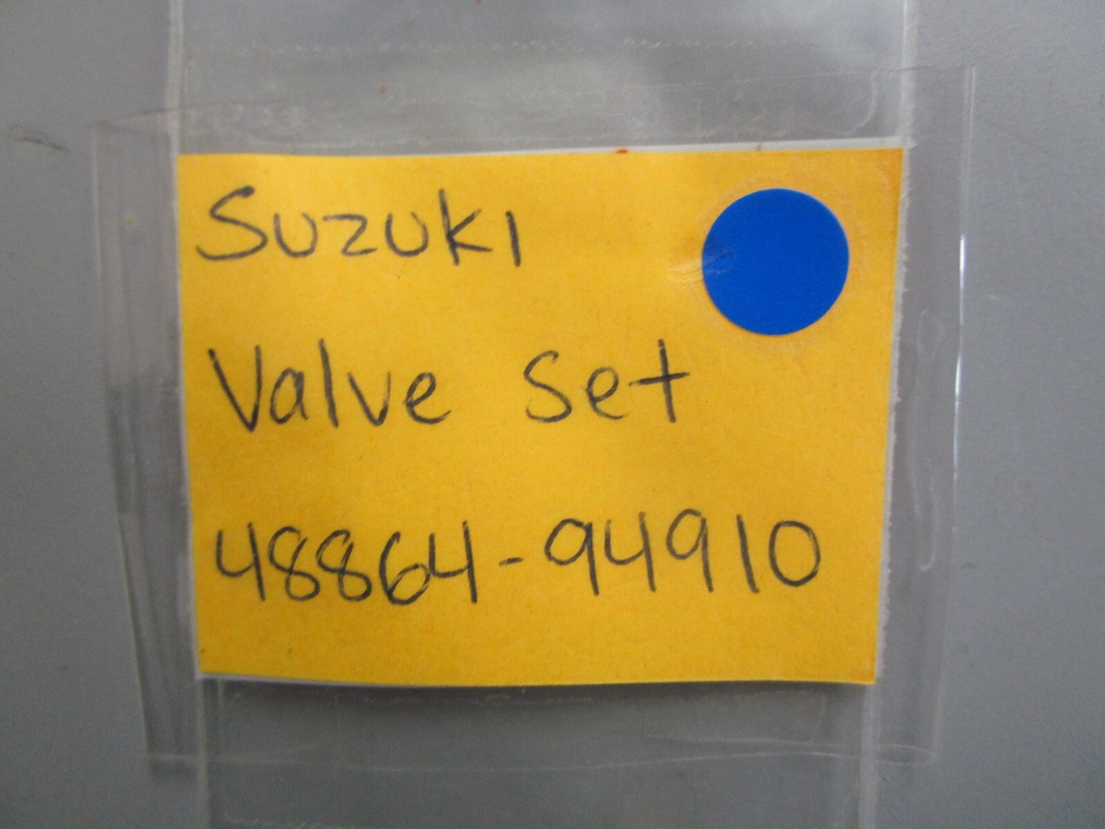 *NEW OEM* 0820 Suzuki Valve Set 48864-94910