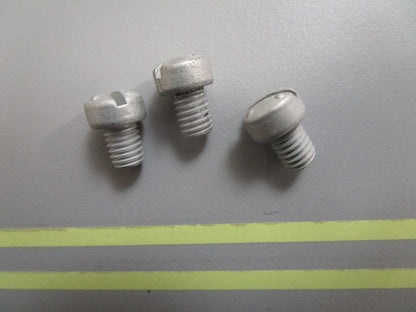 *NEW OEM* (LOT OF 3) 0810 OMC Johnson Evinrude Shaft Screw 304572 0304572