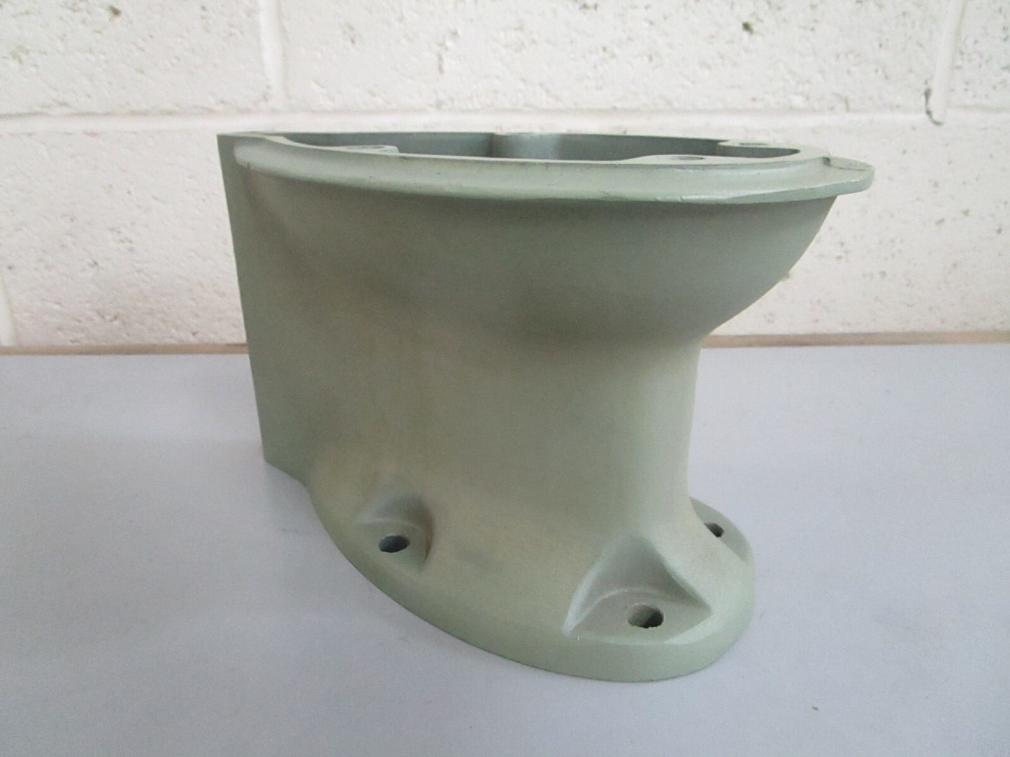 *NEW OEM* 0820 OMC Johnson Evinrude Gearcase Extension 328499 0328499 328336