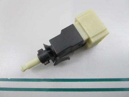 NEW 001 545 6409 URO Parts Brake Light Switch 0810