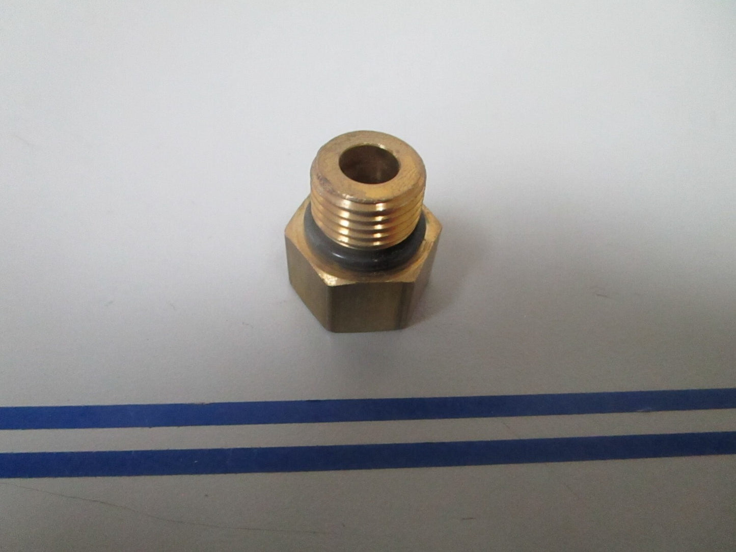 *NEW OEM* 0810 OMC Johnson Evinrude Fitting 3853994